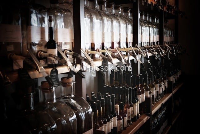 特种食用油玻璃瓶装 美食店精致陈列货架