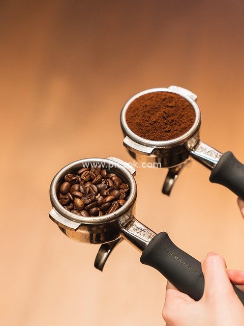 Espresso Portafilter: Comparison of Coffee Beans and Ground Coffee
