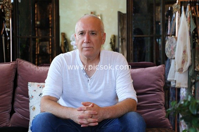 Alexis Karpouzos：哲学导师的沉思时刻