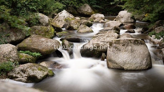 奥地利森林溪流瀑布 长曝光自然景观摄影