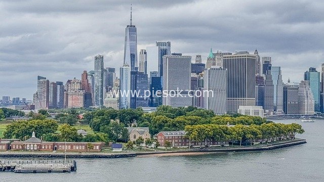 纽约曼哈顿多云天际线 都市摩天大楼景观