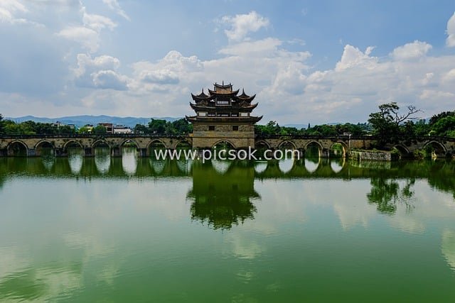 古桥湖光倒影 蓝天白云山水建筑景观