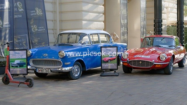 复古经典汽车展 酒店前的奢华名车邂逅