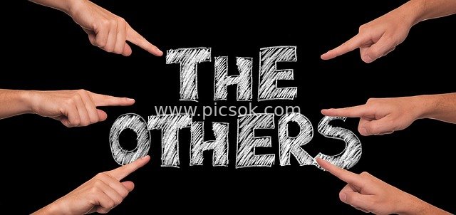 Fingers Pointing at 'The Others': A Symbolic Scene of Group Pressure and Exclusion