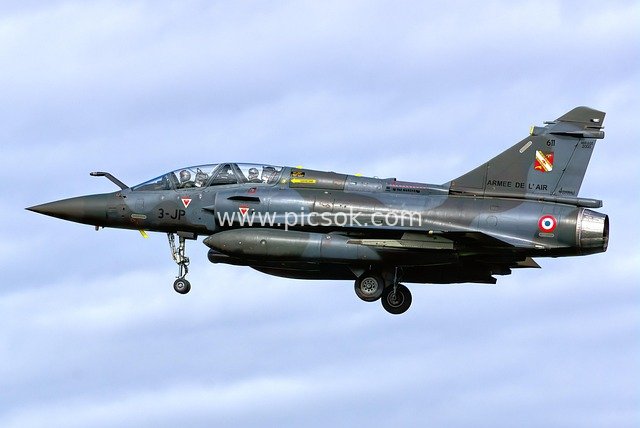 High-Definition Image of French Air Force Mirage Fighter Jet in Flight