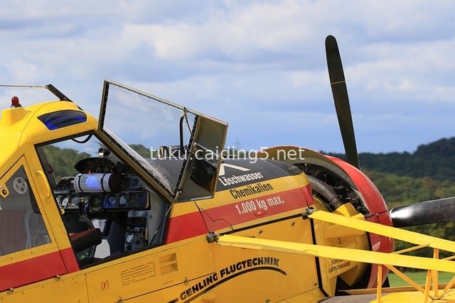 复古农业飞机PZL 106 航展现场特写