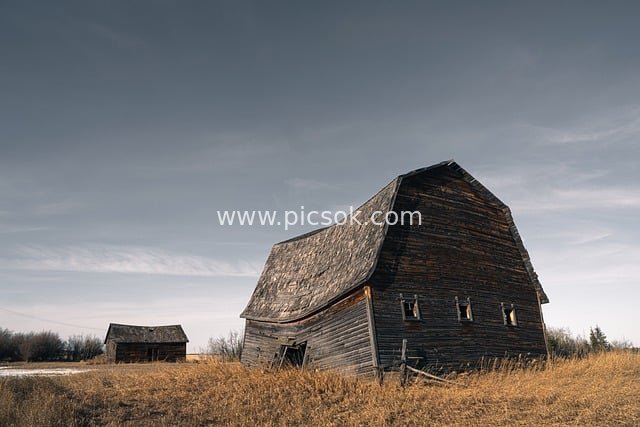 Abandoned Old Wooden Barns - Retro Rural Farm Scene