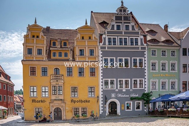 德国迈森老城广场彩色历史建筑景观