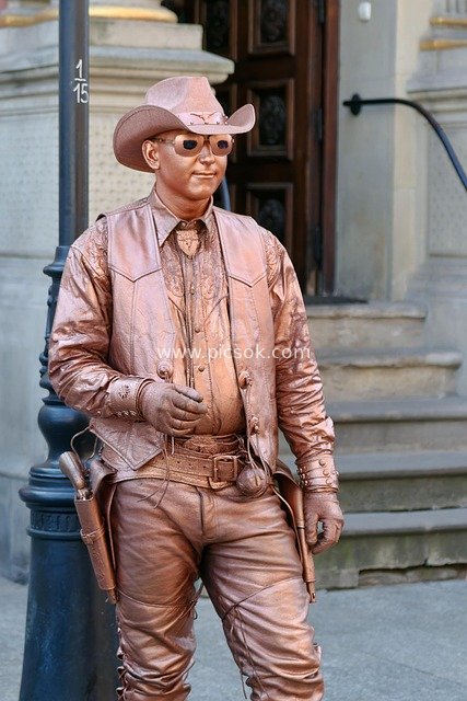 铜色牛仔街头表演 格但斯克城市快照