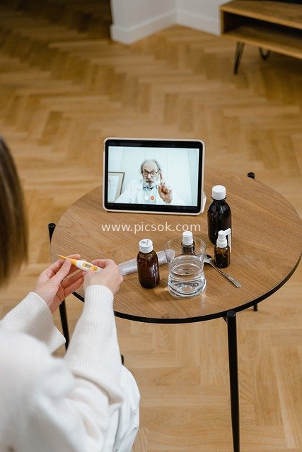 Home Telemedicine Consultation: Virtual Doctor Online Diagnosis and Treatment