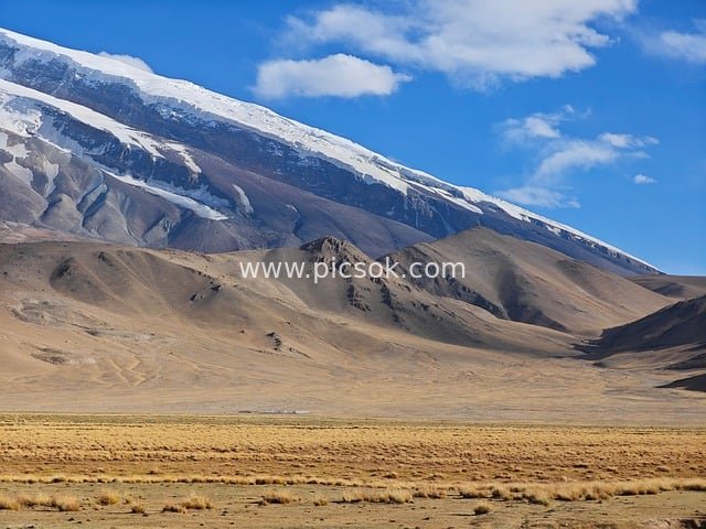 Magnificent Landscape of Muztagh Ata Snow Mountain in Pamir Plateau, Xinjiang