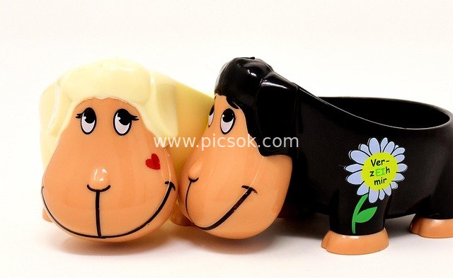 Cute Sheep-Shaped Egg Cups & Fun Couples' Decorative Ornaments