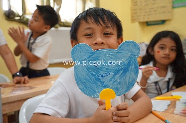 Heartwarming Moments in Primary School Handcraft Class at King's Kids Academy, Philippines