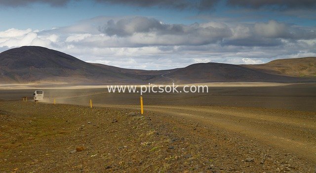 冰岛高地砂石路：火山荒漠的孤寂旅程