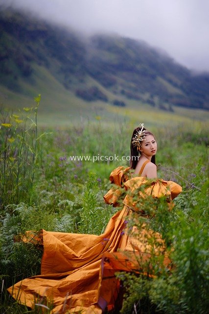 印尼Bromo草原橙裙少女自然人像摄影
