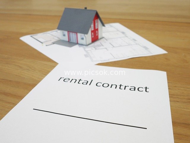 Rental Contract & House Model - Real Estate Rental Scene Material