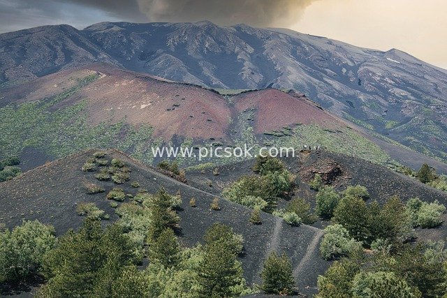 西西里埃特纳火山 熔岩地貌与火山口景观