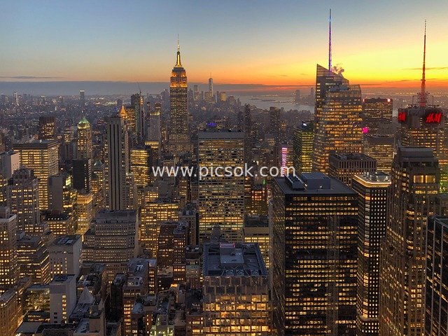 纽约曼哈顿黄昏天际线 帝国大厦领衔摩天楼群