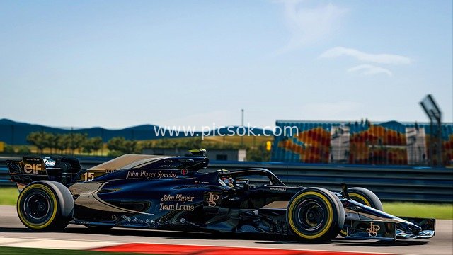 复古JPS涂装F1赛车赛道疾驰 速度与经典碰撞