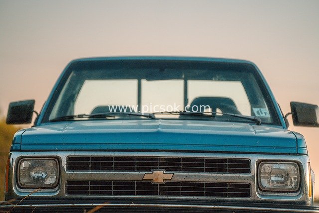 Close-Up of Vintage Chevrolet S10 Pickup Truck (Classic Model)