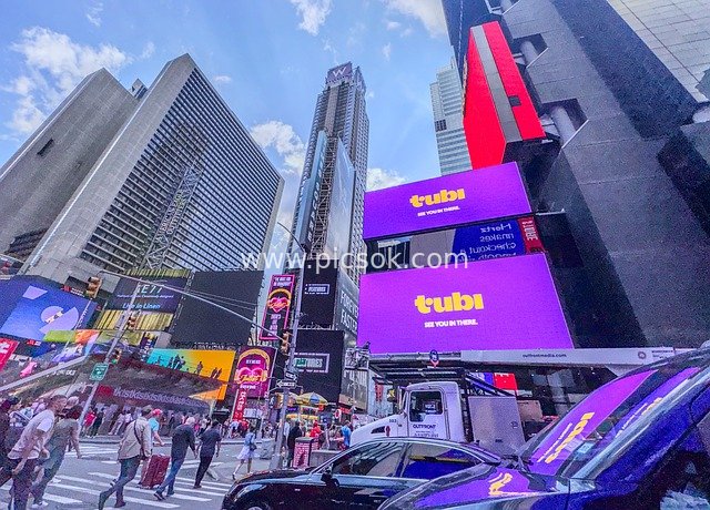 纽约曼哈顿时代广场繁华街景与现代建筑