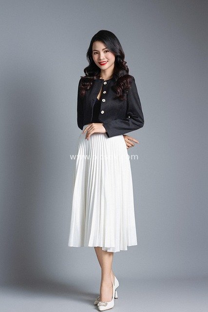 Elegant Businesswoman Outfit: Professional Fashion Model Portrait