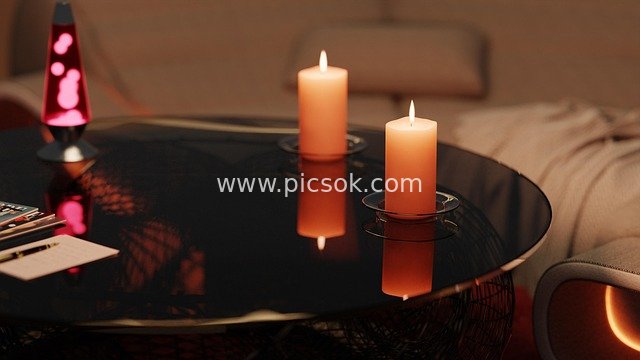 现代客厅温馨布置 玻璃桌蜡烛熔岩灯场景