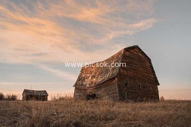 Abandoned Old Barn at Sunset: Rustic Vintage Wooden Scene