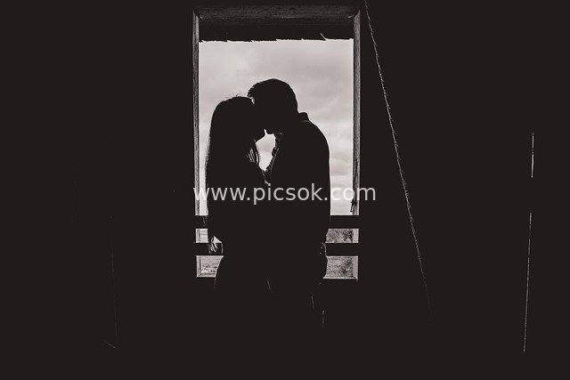 Black and White Silhouette Couple Kissing | Romantic Love Atmosphere Image