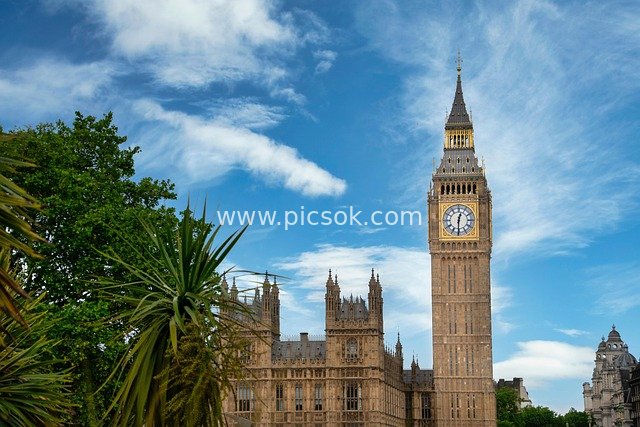 London Big Ben: Classic Architectural Scenery Under Blue Sky and White Clouds