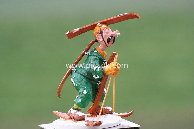 冬季趣味卡通滑雪人物雕像 创意装饰摆件