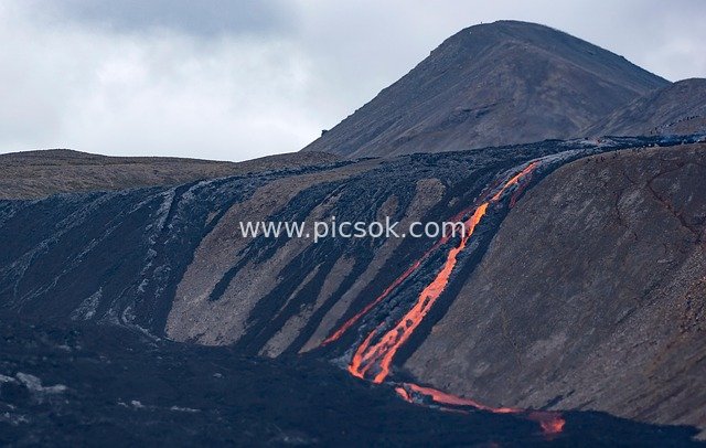 冰岛火山熔岩流 震撼自然地质奇观实拍