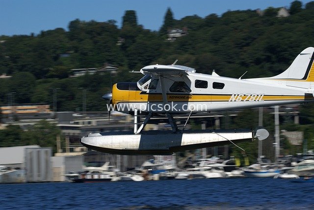 Seaplane Flight Scene Over Lake Union in Seattle