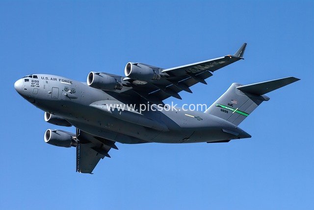 U.S. Air Force C-17 Globemaster III Military Transport Aircraft in Flight