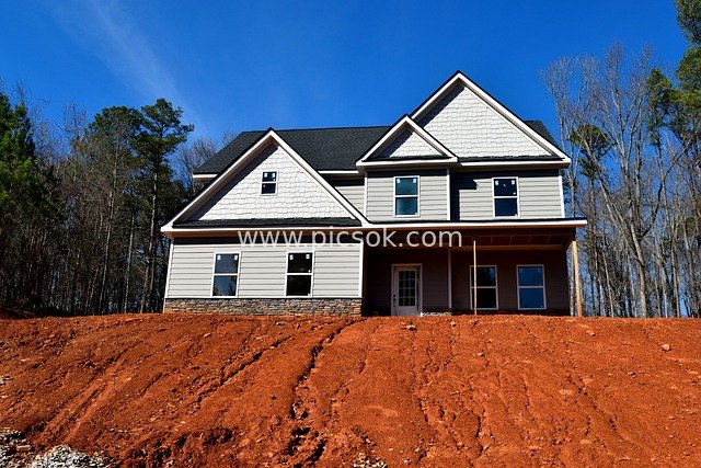 Newly Built Modern Detached House on Red Soil Slope for Sale