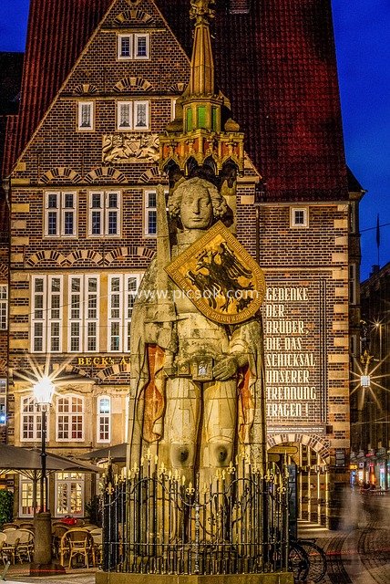 不莱梅罗兰雕像 德国老城广场历史地标夜景
