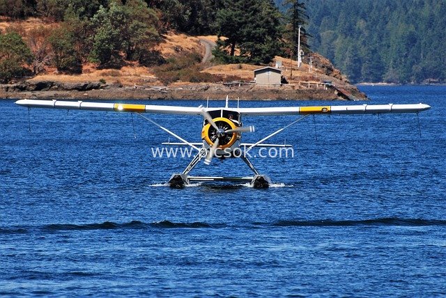 Stunning Seaplane Sailing in British Columbia, Canada