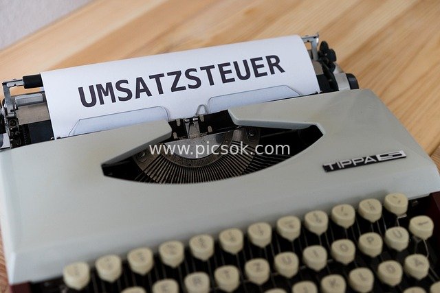 复古打字机打印增值税单