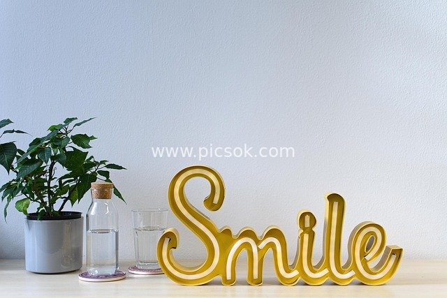 Yellow 'Smile' Letter Decoration, Cozy Home Life Scene Arrangement