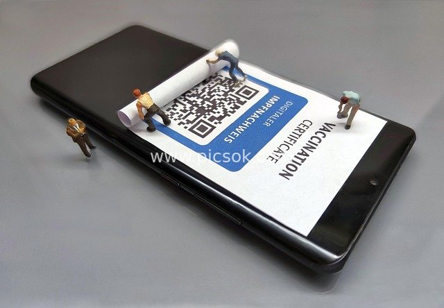 smartphone, digital vaccination record, miniature figures, qr code, vaccination certificate, covid-19, mobile, program, application, corona, roll out, pay, location, certificate, digital, encryption, 