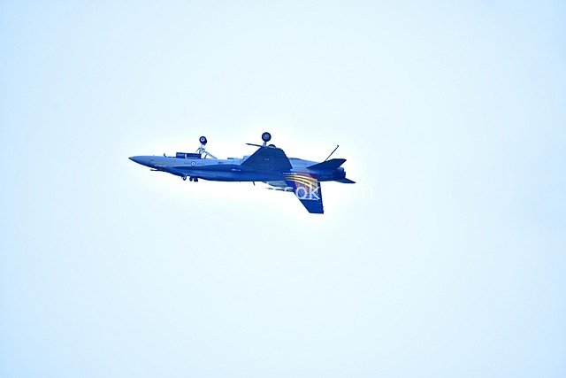 f18 inverted maneuver, airshow, fighter plane, aviation, air demonstration, aerial aerobics