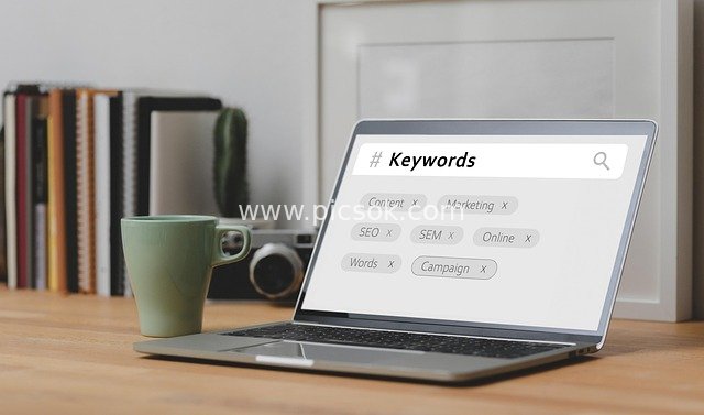 Digital Marketing Office: SEO Keyword Management Work Scene