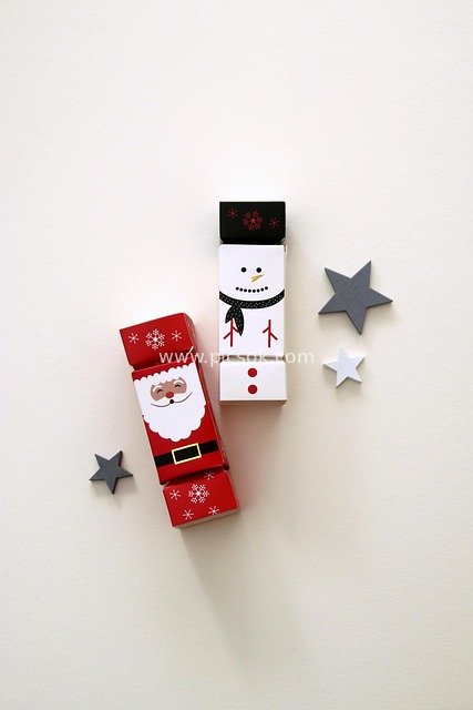 可爱圣诞包装 圣诞老人雪人纸盒与星星装饰