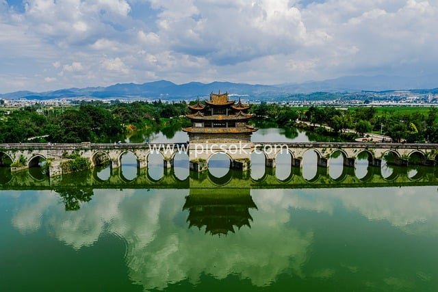 云南建水十七孔桥 湖光桥影山水航拍