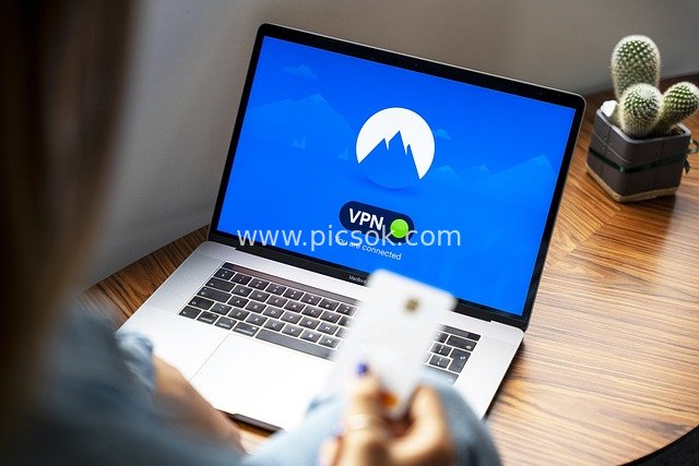 VPN Secure Connection: Laptop Online Shopping Payment Scenario