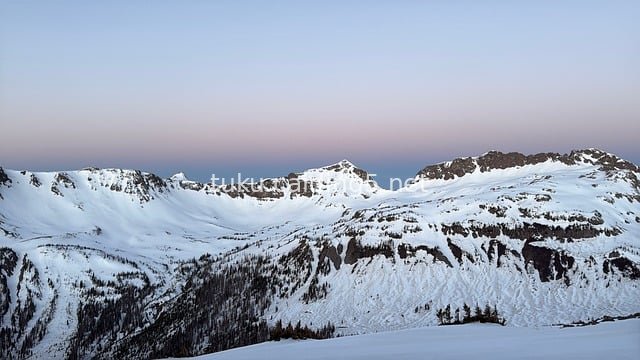 科罗拉多冬日雪山日出 壮丽山脉自然景观