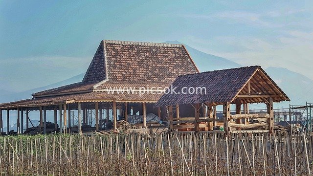 爪哇传统木屋建造现场 印尼乡村建筑