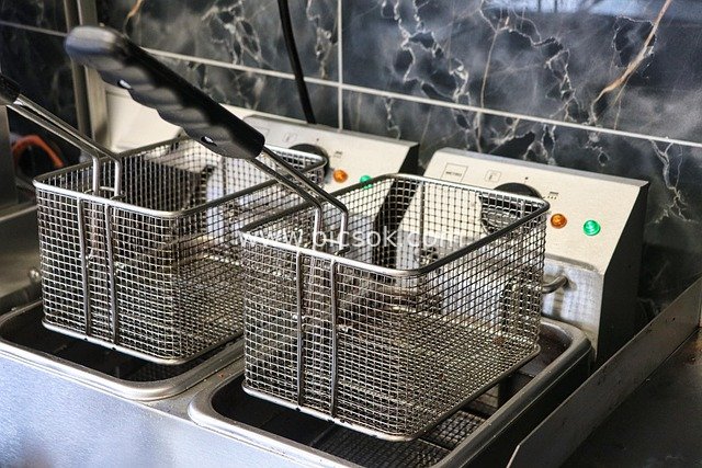 Commercial Double-Tank Electric Fryer with Stainless Steel Baskets - Fast Food Kitchen Equipment