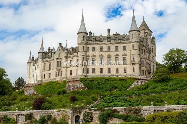 Dunrobin Castle, Scotland: Scenic View of the 1835 Historic Castle