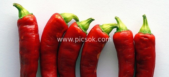 新鲜红辣椒特写 厨房烹饪食材背景素材